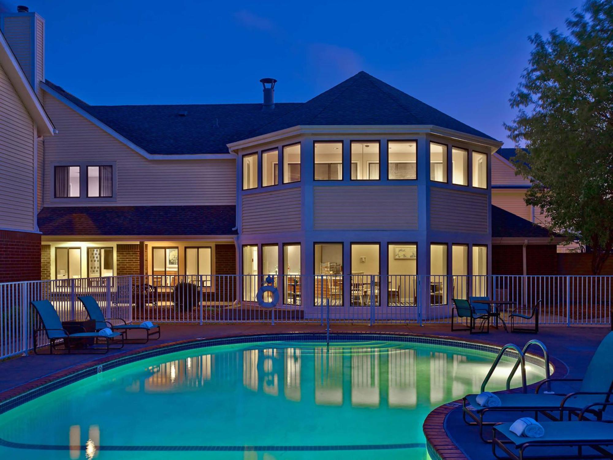 Sonesta Simply Suites Cleveland Airport Middleburg Heights Exteriör bild