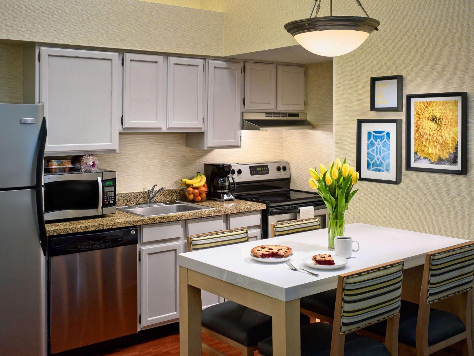 Sonesta Simply Suites Cleveland Airport Middleburg Heights Exteriör bild