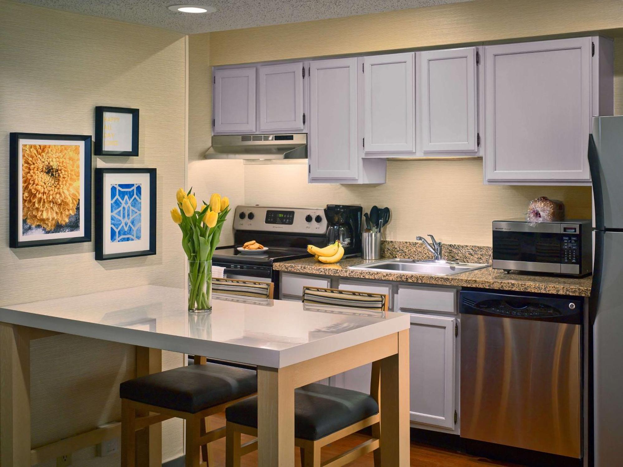 Sonesta Simply Suites Cleveland Airport Middleburg Heights Exteriör bild