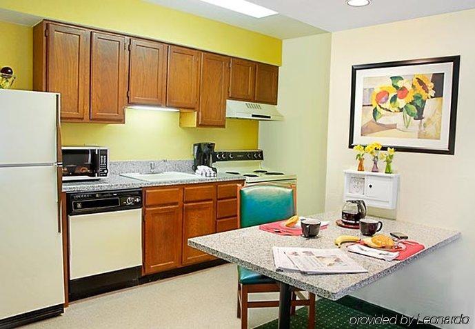 Sonesta Simply Suites Cleveland Airport Middleburg Heights Exteriör bild