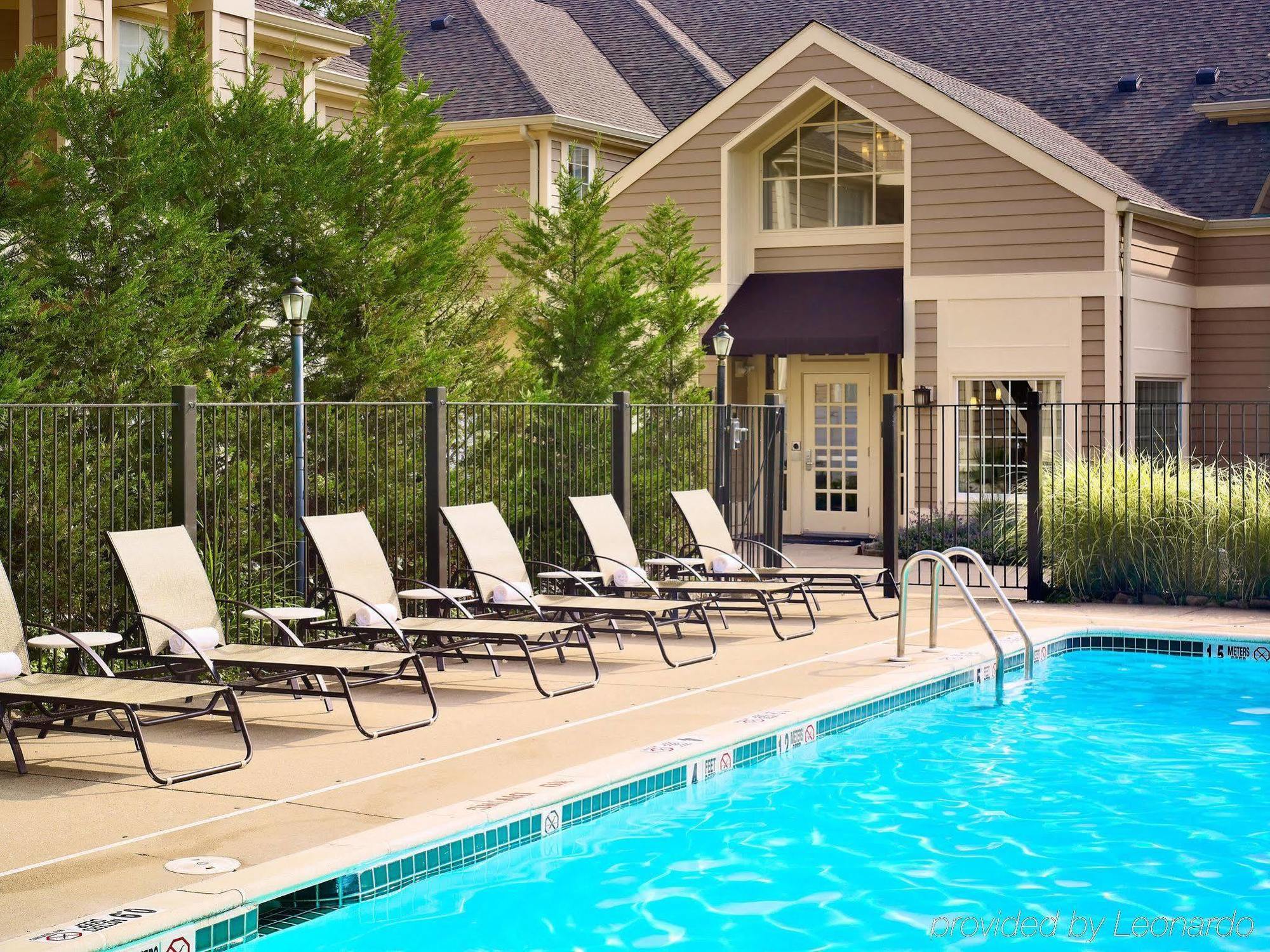 Sonesta Simply Suites Cleveland Airport Middleburg Heights Exteriör bild