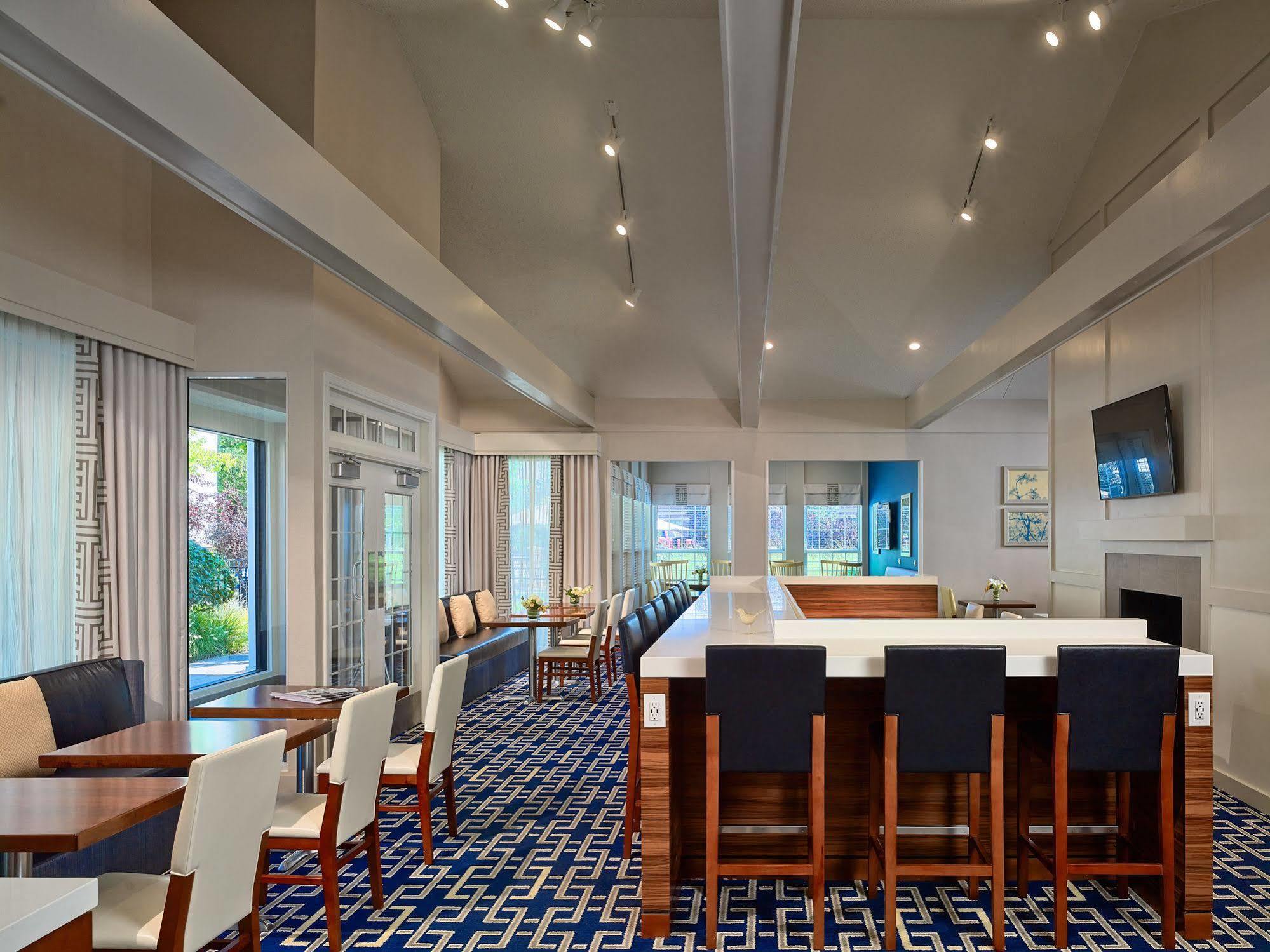 Sonesta Simply Suites Cleveland Airport Middleburg Heights Exteriör bild