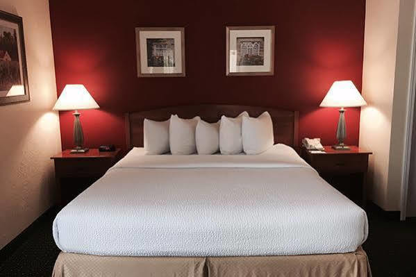 Sonesta Simply Suites Cleveland Airport Middleburg Heights Exteriör bild