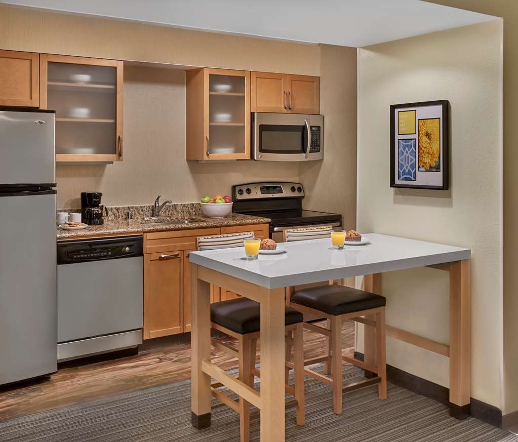 Sonesta Simply Suites Cleveland Airport Middleburg Heights Rum bild