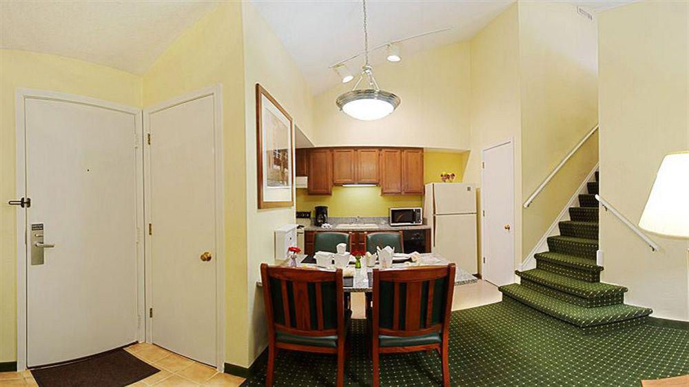 Sonesta Simply Suites Cleveland Airport Middleburg Heights Exteriör bild